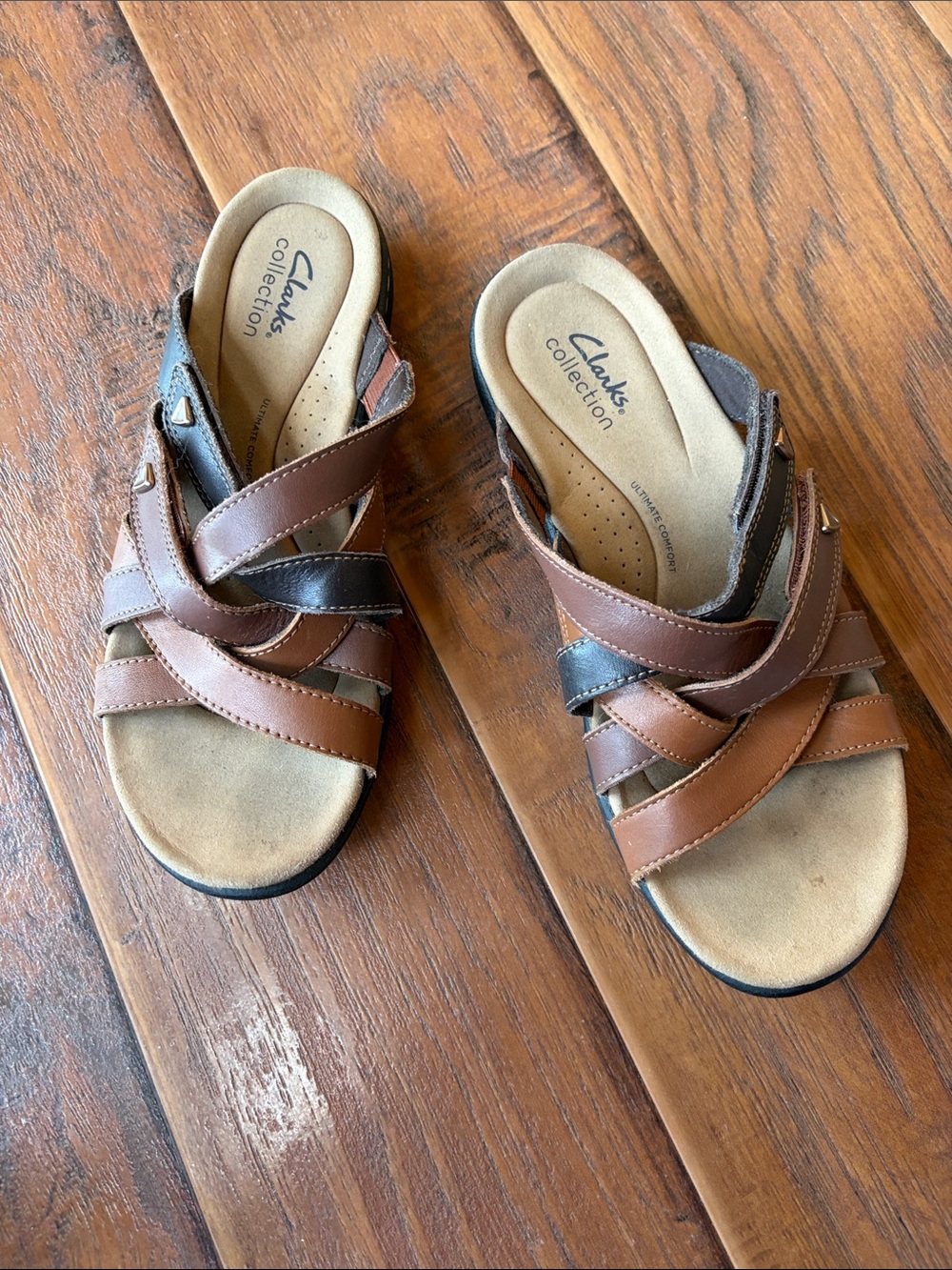 Clarks Brown and Black Leather Crisscross Slide Sandals - Size 8